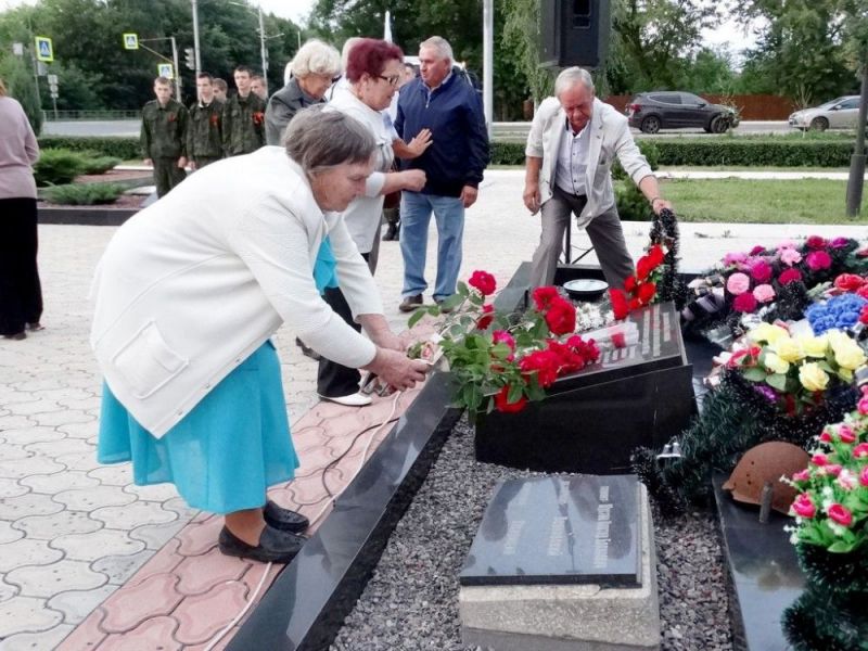 Ровно в 4 часа на мемориальном комплексе началась акция «Свеча памяти»