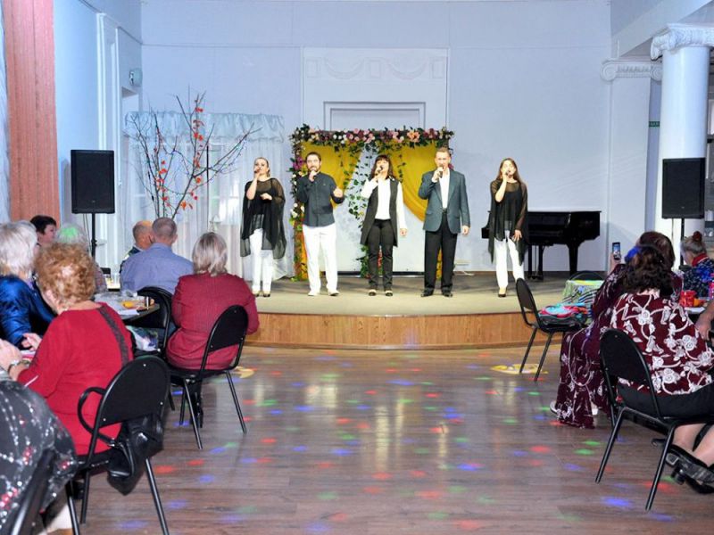 4 ноября во Дворце Культуры «Химик» состоялась встреча в праздничной гостиной ко Дню народного единства