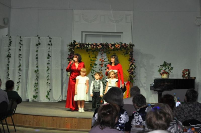 2 октября в фойе Дворца культуры «Химик» состоялся праздничный вечер, посвященный людям старшего мудрого возраста